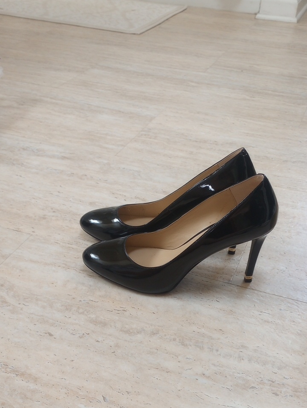 Michael Kors Black Patent Leather High Heel Pumps